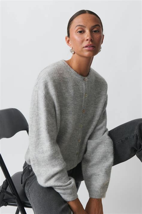 Knitted cardigan - Grey - Women - Gina Tricot