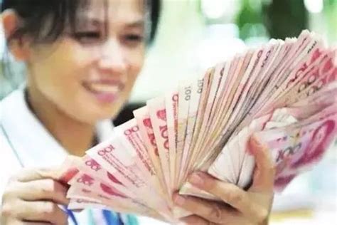“遵义羊肉粉”在沪开摆“长桌宴”！从遵义来沪就业，月薪在7千元以上（视频）|上海市_新浪新闻