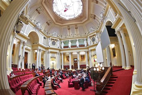 Conoce las atribuciones de senadores y diputados en eventual Congreso ...