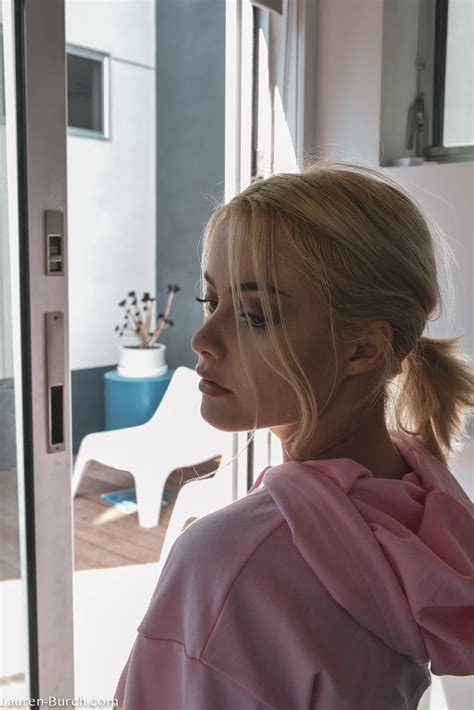 Lauren Burch The Canadian Model Known For Her Fashion Sense - Brooklyn Figley