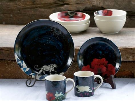 We found 13 tableware brands that promise a beautiful festive setting