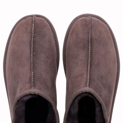 Kirkland Signature Men's Clog Shearling Slippers in Chocolate, Size 10 ...