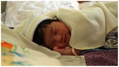 एडेनोवायरस क्या है? जानें बच्चों में इसके लक्षण | Adenovirus Symptoms ...