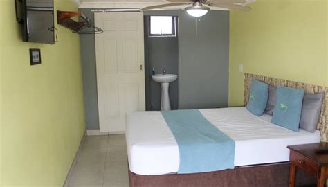 THE GREEN APPLE LODGE (Verulam) - Hotel Reviews & Photos - Tripadvisor