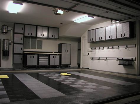 Modern-monochromatic-garage-interior-design-and-decoration-ideas ...