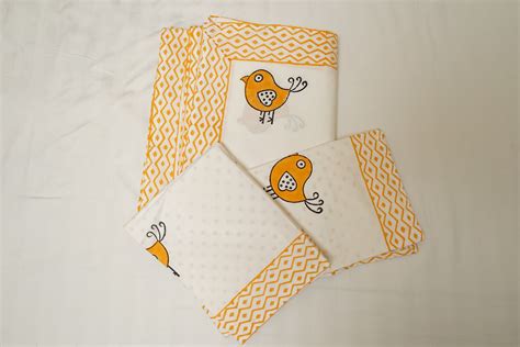 Chirpy Chidiya bedsheet – nindhaara.com
