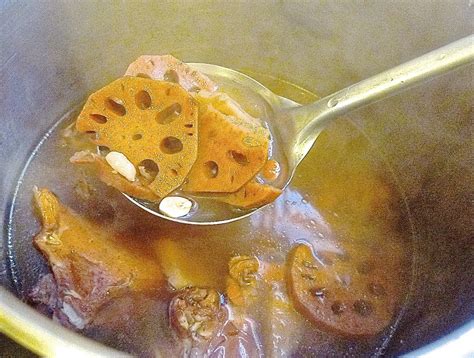 manfaat chia seed nuts lotus root meal soup