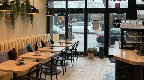 Chicago Lakeview Cafe. Spice your walk with Cafe Korzo!