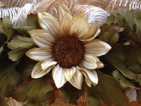 Mesh Ribbon Wreath Tutorial 的图像结果