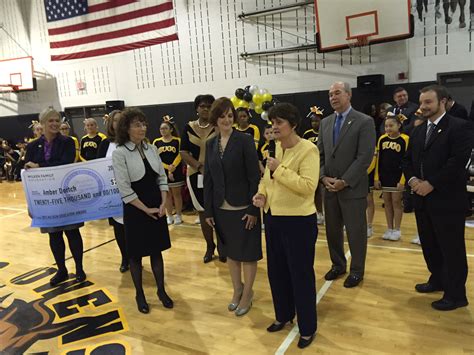 Chesapeake principal wins national educator award | 13newsnow.com