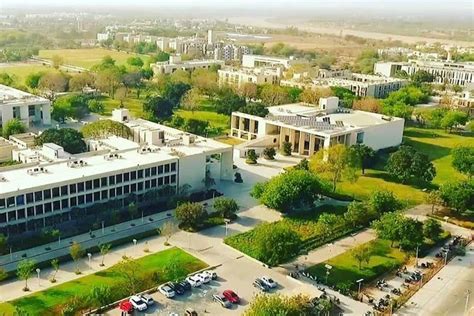 Pandit Deendayal Energy University Gandhinagar Campus: Photos, Virtual Tour