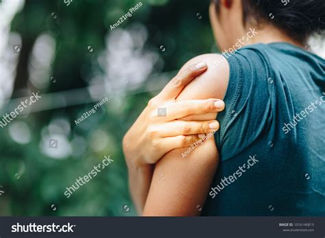 Shoulder Injuries Woman Pain Shoulder Upper Stock Photo (Edit Now) 1016146813