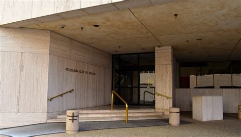 Mardi Gras Magic at Midland: A Night of Dueling Pianos at the Petroleum ...