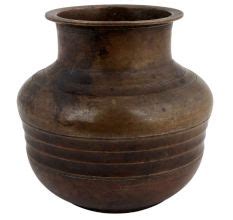 Brass Traditional Water Pot With Lines In Casting