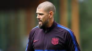 Legendary Barcelona goalkeeper who also played for Man Utd makes return ...