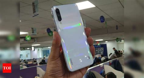 Mi A3: Xiaomi Mi A3 with 48MP triple rear camera set-up, 4030mAh ...