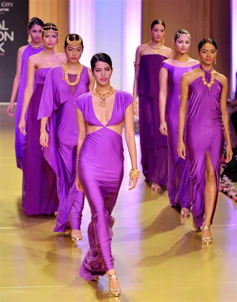 Alia Bhatt makes her ramp debut at the grand finale of India Bridal ...