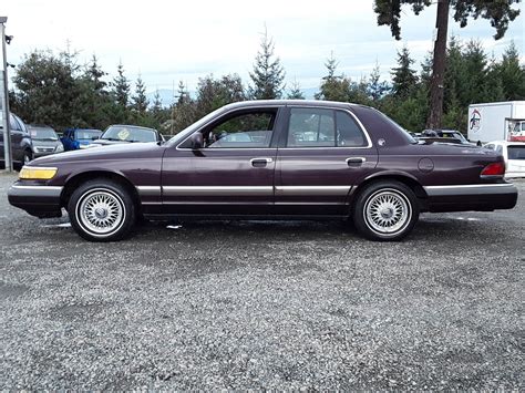 A4 -- 1992 MERCURY GRAND MARQUIS GS , Red , 189191 KM's