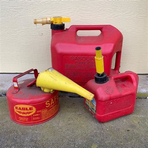 LOT 253 G: Eagle & Blitz 1 Gallon Gas Cans & No Spill 5 Gallon Gas Can ...