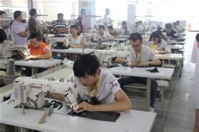 石狮市服装缝制技能竞赛在宝盖科技园举行-闽南网