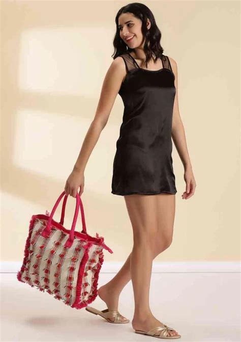 Shop Handcrafted Acrylic Fringed Tote Bag Online | IshqMe