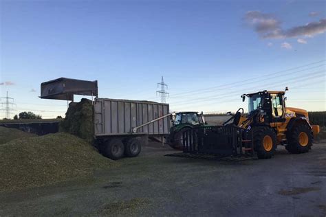 Ernte auf Gut Hohen Luckow mit Claas, John Deere und Case | agrarheute.com