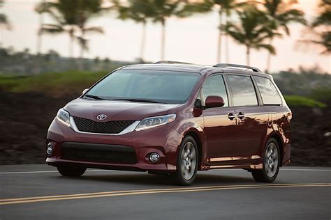 TOYOTA Sienna Specs, Performance & Photos - 2014, 2015, 2016, 2017 - autoevolution