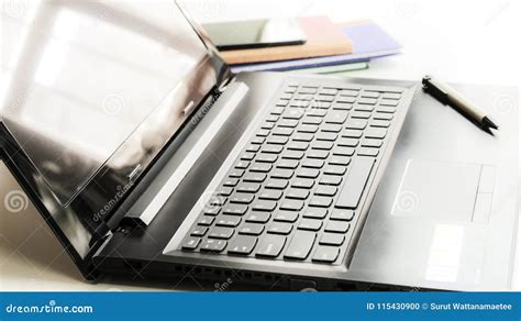 Computer Keyboard Side View 的图像结果