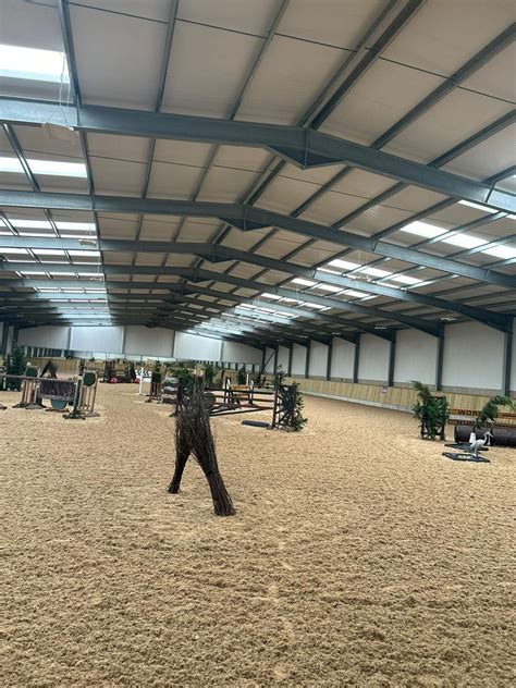 Holme Valley Riding Club - Working Hunter Full Course Jumping with ...