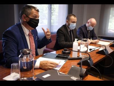 El Govern estudia excluir a los niños de las limitaciones en las ...