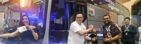 Adi Putro brings the only monocoque bus of Indonesia to Busworld