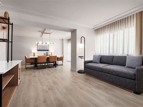 Hotel Rooms & Suites in Orange County | Hyatt Regency Irvine