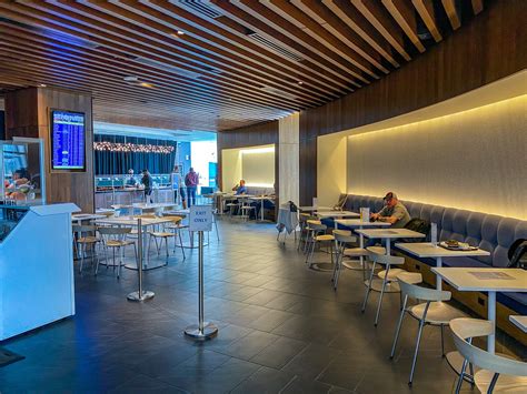 Las centurion lounge - glopami