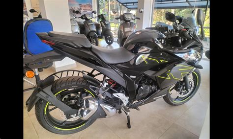 GIXXER SF | Suzuki Motorcycle