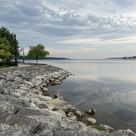 BRIDGEPORT WATERFRONT RESORT - Prices & Reviews (Sturgeon Bay, WI ...