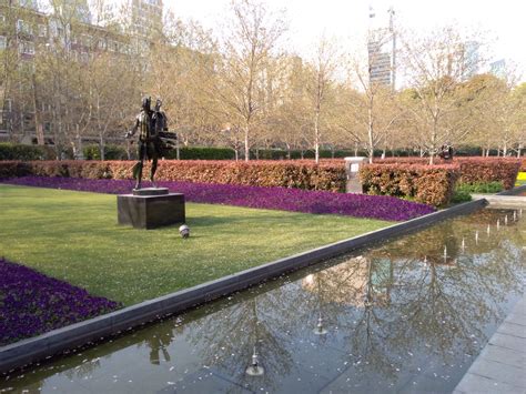 上海：「靜安雕塑公園」夜色美如畫 你有去逛過麼？ - 每日頭條