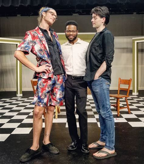 6'7" vs 5'9" vs 6'4" (Bf on the right) : r/tall