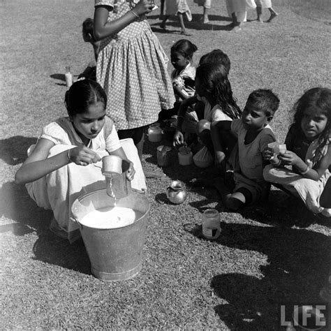 Bengal famine of 1943 Part - 3 - Old Indian Photos