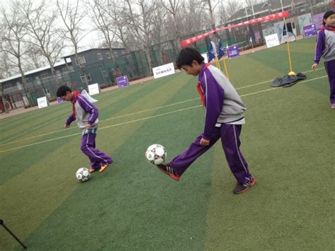 教练盼少年足球赛增加 称足球班常输给奥数班_体育_腾讯网