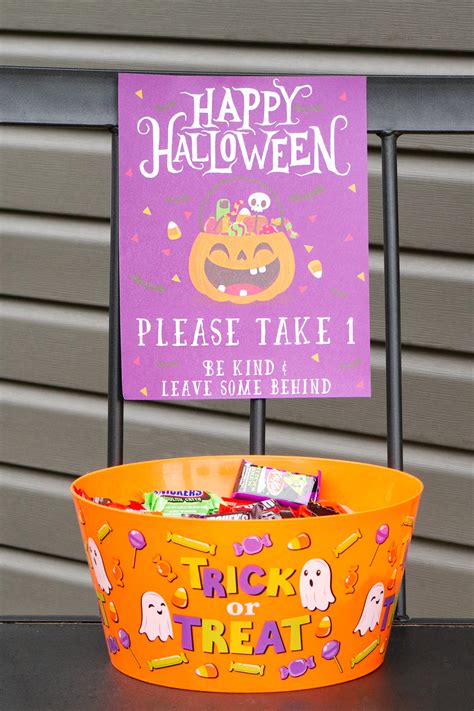 free-printable-halloween-candy-sign-set-1-4 - Mom Envy