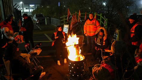 ‘Robots are treated better’: Amazon warehouse workers stage first-ever ...