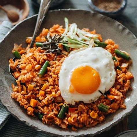 https://omnivorescookbook.com/wp-content/uploads/2020/08/200806_Kimchi-Fried-Rice_550.jpg?utm_source=chatgpt.com