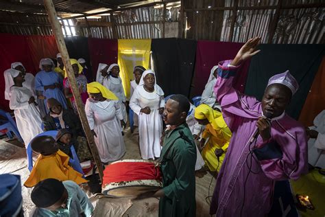 Kenyan faith leaders fight to preserve 'Sunday best' at church