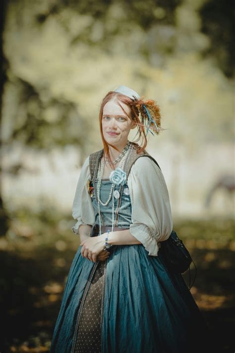 32+ Fabulous Renaissance Festival Outfits for Your Next Faire