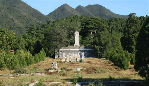 “胡鑫宇事件”细节：用两根白色鞋带自缢，现场没有打斗痕迹_凤凰网视频_凤凰网