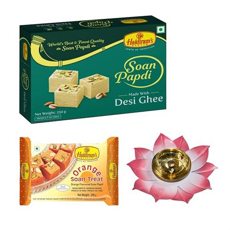 Haldiram's Nagpur Soan Papdi (Desi Ghee) 250g, Soan Papdi (Orange ...
