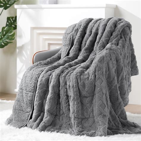 Amazon.com: Super Fuzzy Soft Sherpa Fleece Weighted Blanket, 20 lbs ...