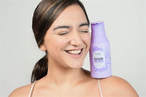 Why Exfoliating Body Wash Should Be in Your Routine – Foxtale
