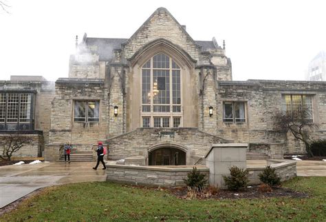 NIU students share their experiences with student loans – Shaw Local
