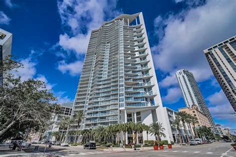 Step Into the Sky: A 26th-Floor Signature Place Residence With Endless ...